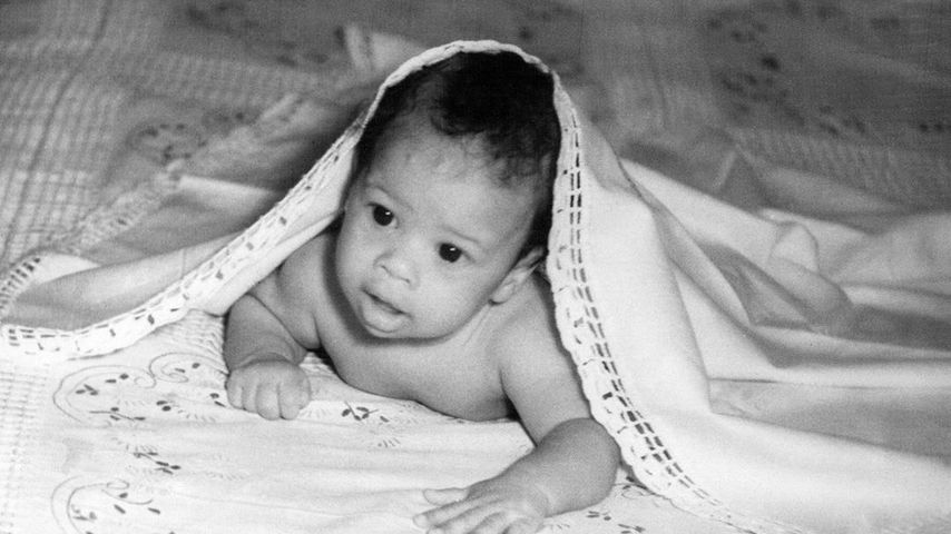 Jorge González als Baby