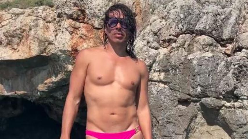 Im pinken Mini-Schlüpfer: Jorge Gonzalez (54) zeigt Muskeln