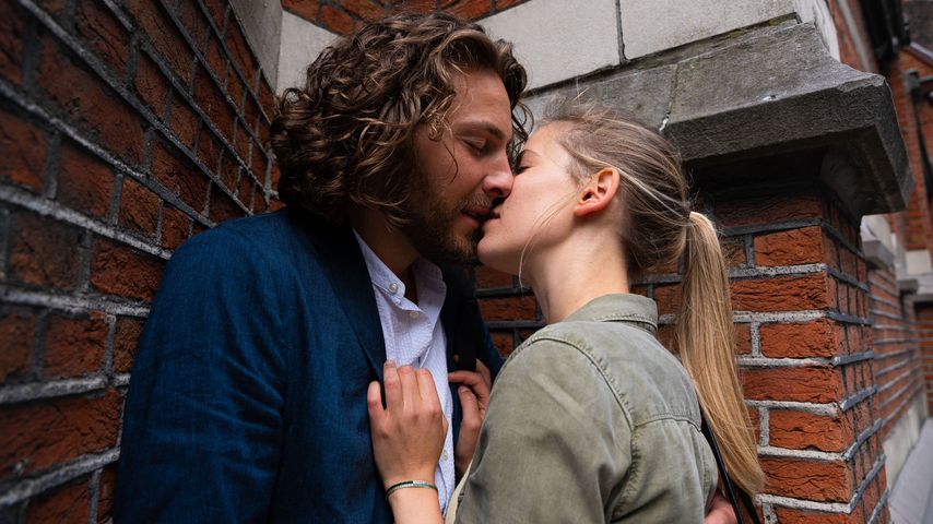 "Verbotene Liebe"-Inzest-Zwillinge werden nackt erwischt!