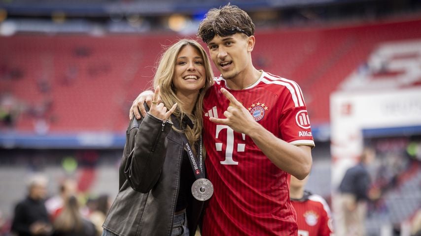 Josefine Josie Scholl und Tom Bischof nach FC Bayern München gegen 1. FC Köln, München, 16.05.2026