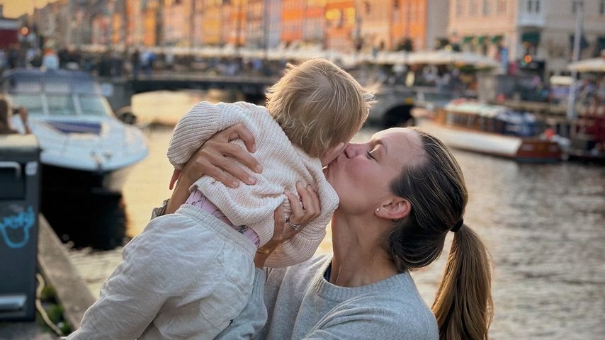 Josephine Skriver teilt niedliches Foto mit Tochter Aurora