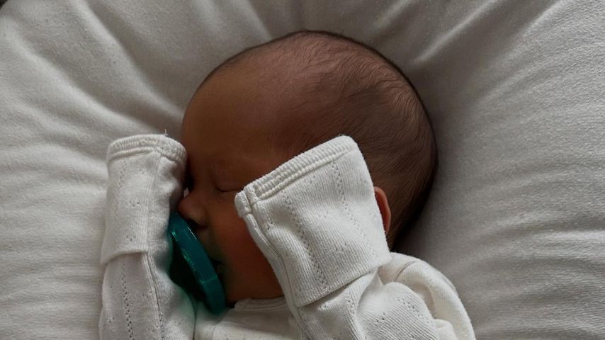 Josh Pecks Baby im Juli 2025