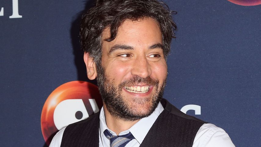 Durch Klangmeditation zum Glück: Josh Radnor im Ehehoch