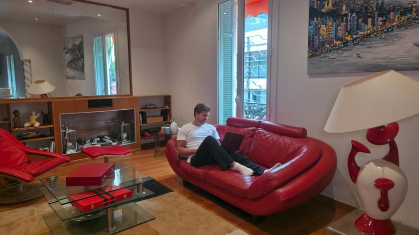 Realitystar Josh Stanley in seiner Wohnung in Monaco.