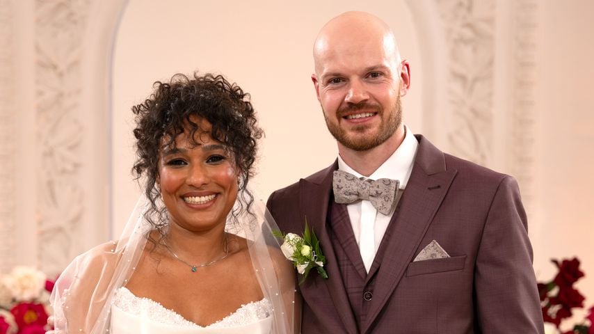 "Love Is Blind"-Josy und Gunnar stechen sich Partnertattoo