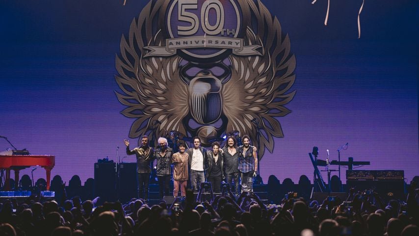 Journey bei ihrer 50th Anniversary Tour im Moody Center in Austin, Texas