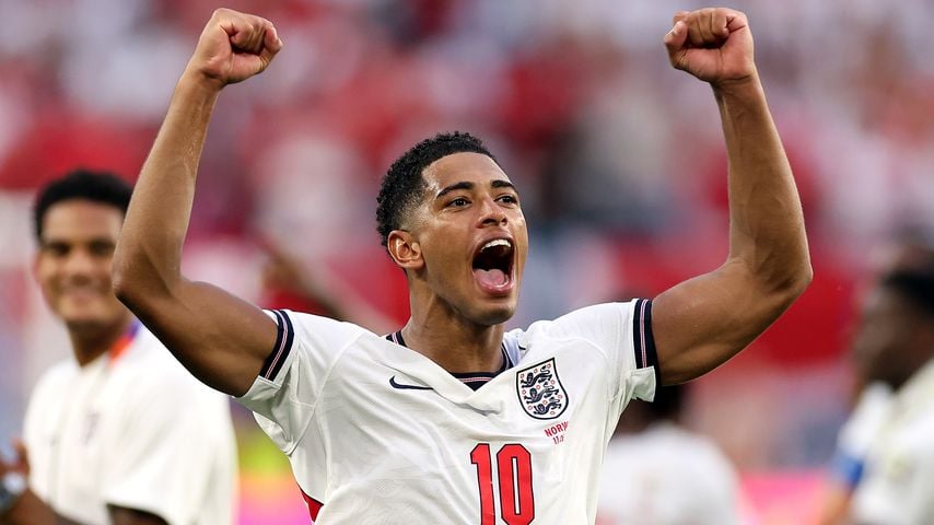 Jude Bellingham jubelt nach Englands 2:1-Sieg gegen Norwegen im WM-Viertelfinale in Miami Gardens