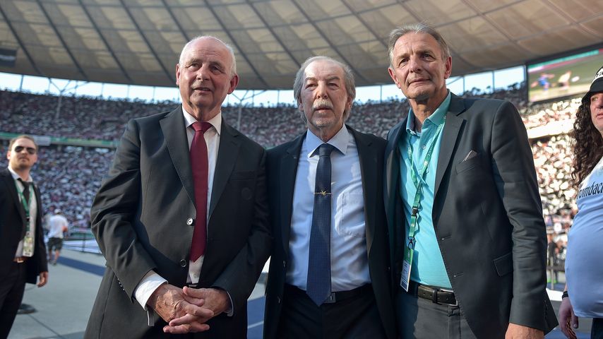 Jürgen Grabowski (Mitte) im Jahr 2017 im Berliner Olympiastadion