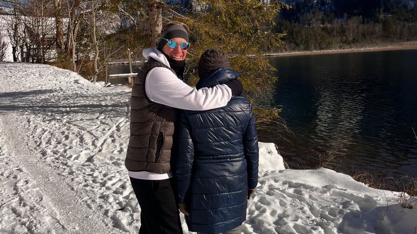 Jürgen Milski mit der Mutter seiner Partnerin, Dezember 2024