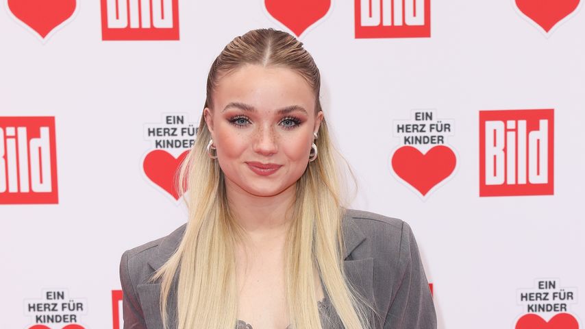 So liefen die "The Way Out"-Dreharbeiten für Julia Beautx