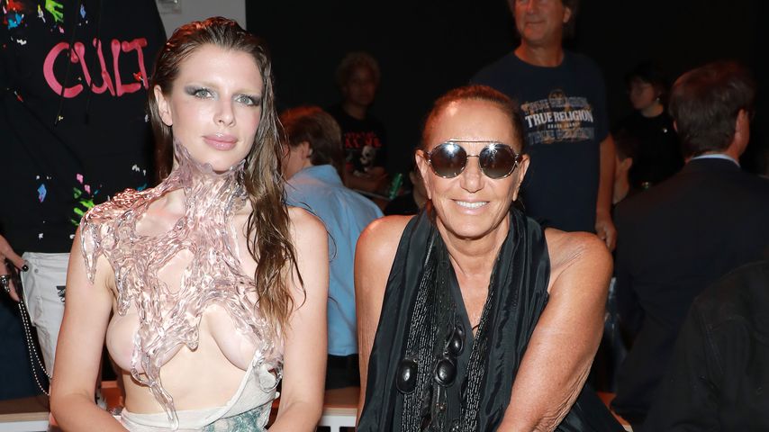 Julia Fox und Donna Karan bei der Fashion Week in New York, September 2022