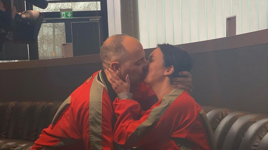 Julia Holz (r.) mit ihrem Verlobten Iwan