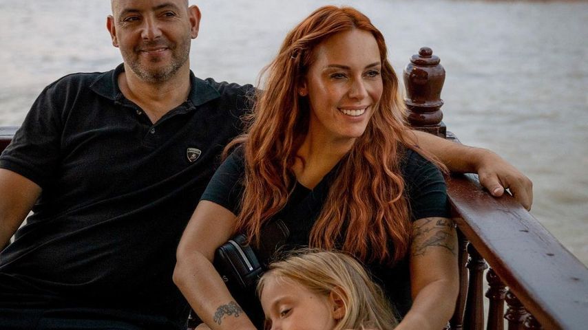 Julia Holz mit ihrem Mann Iwan und ihrer Tochter Daliah in Thailand