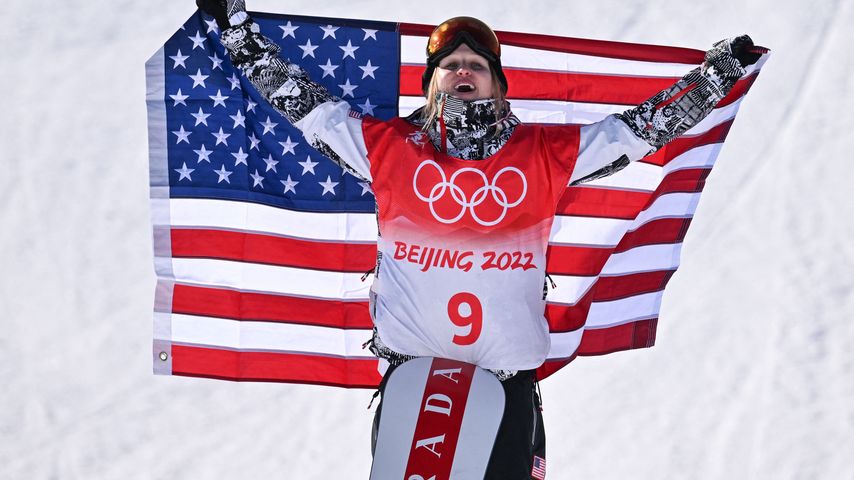 Stylish: US-Olympionikin holt mit Prada-Snowboard Silber