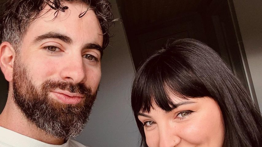 Julia Michaels und ihr Verlobter Mat im April 2025