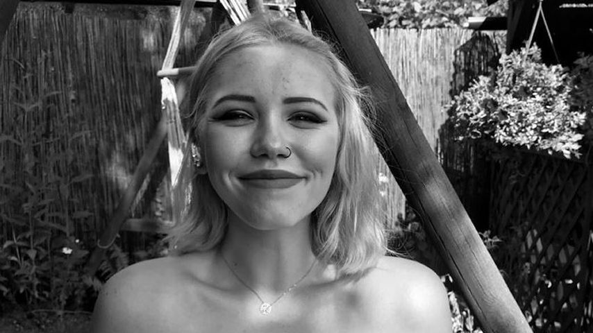 Julia P., Model