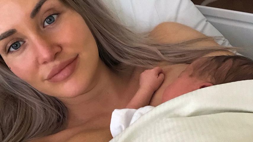 Julia Prokopy teilt intimen Bericht von der Geburt auf Insta