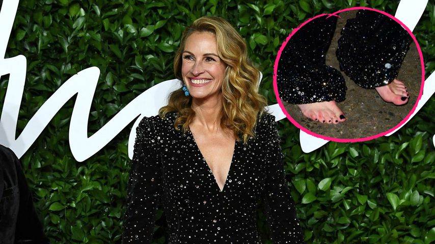 Blickfang: Julia Roberts im Glitzer-Jumpsuit und barfuß!