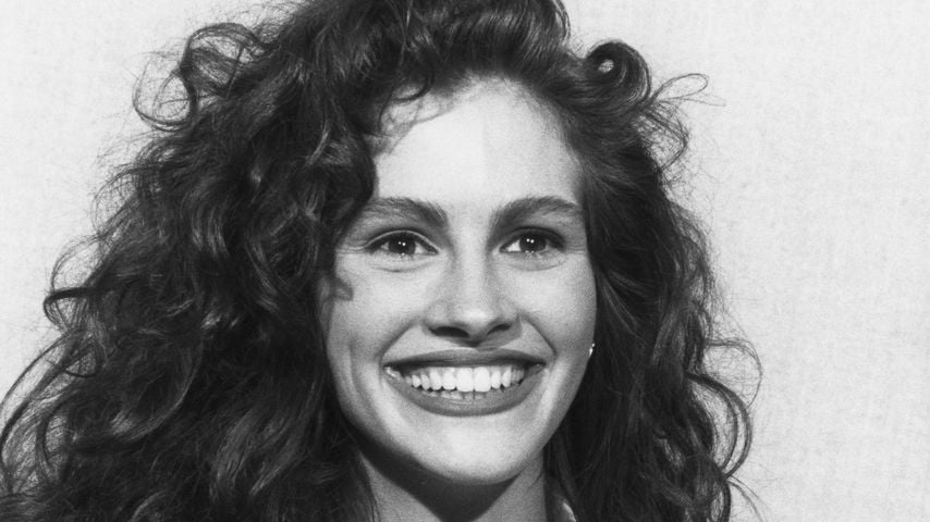 Julia Roberts trägt einen grauen Armani-Anzug, 1990