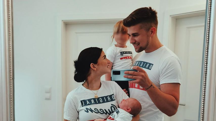 Julia Schulze und Florian Thiele mit ihren Kindern