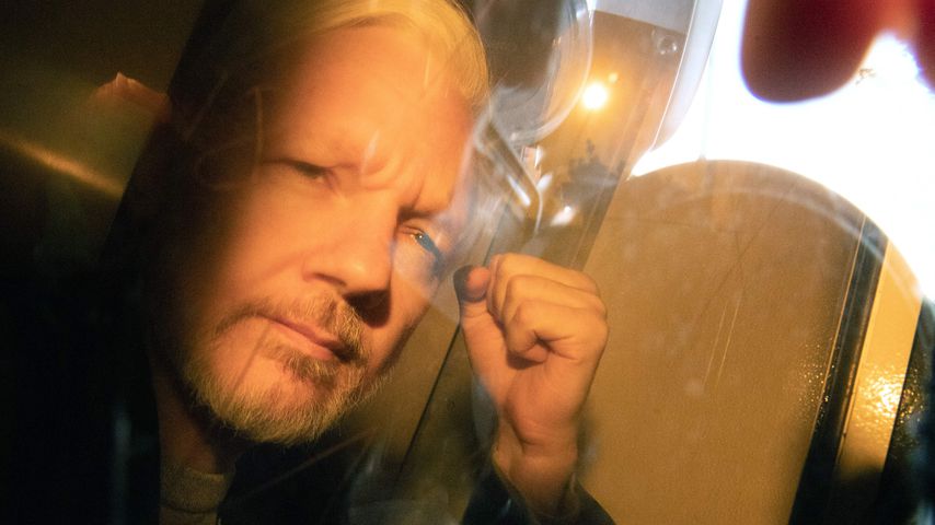 Julian Assange auf dem Weg zum Londoner Gericht