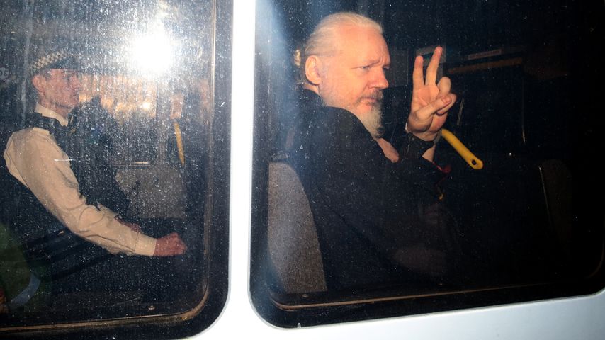 Julian Assange darf seine Verlobte im Gefängnis heiraten