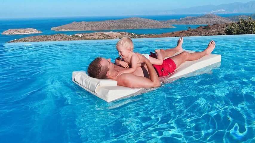 Julian Claßen mit seinem Sohn Lio, 2020