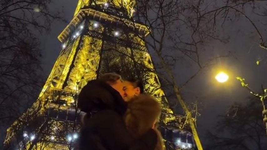 Julian Claßen und Palina vor dem Eiffelturm, Januar 2025