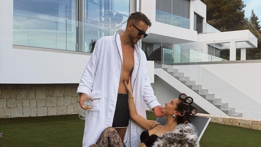 Julian Claßen und Freundin Palina teilen sexy Pärchenfoto