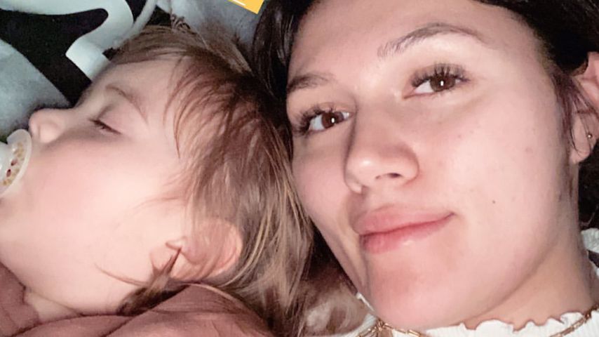"Kuschelstunde": Anna Maria teilt verschlafenes Family-Bild