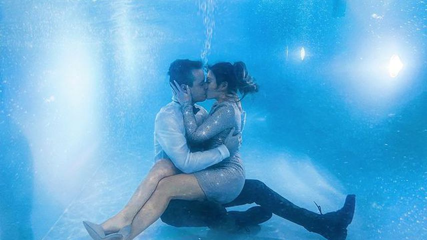 Komplett gestylt! Cooles Unterwasserfoto von Bibi und Julian