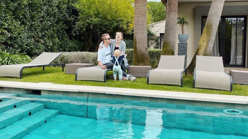 Julian und Bibi Claßen mit Söhnchen Lio in St. Tropez