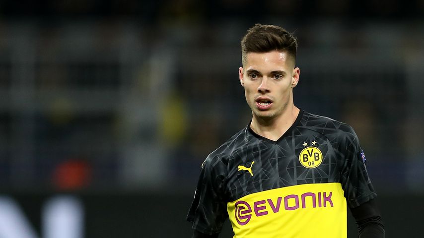 Mit Steinen beworfen: Fußballer Julian Weigl im Krankenhaus