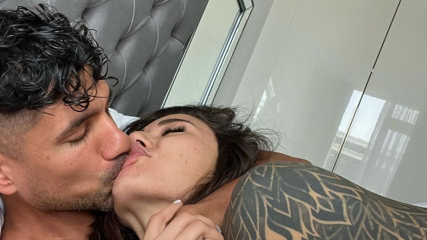 Zum Vatertag: Julian Zietlow grabscht Kate an die Brüste