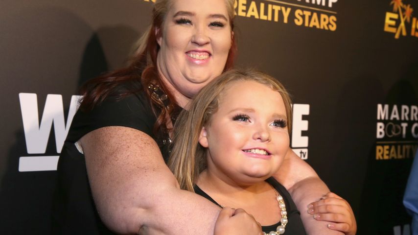 June Shannon mit ihrer Tochter Honey Boo Boo bei der Premiere von "Marriage Bootcamp", 2015