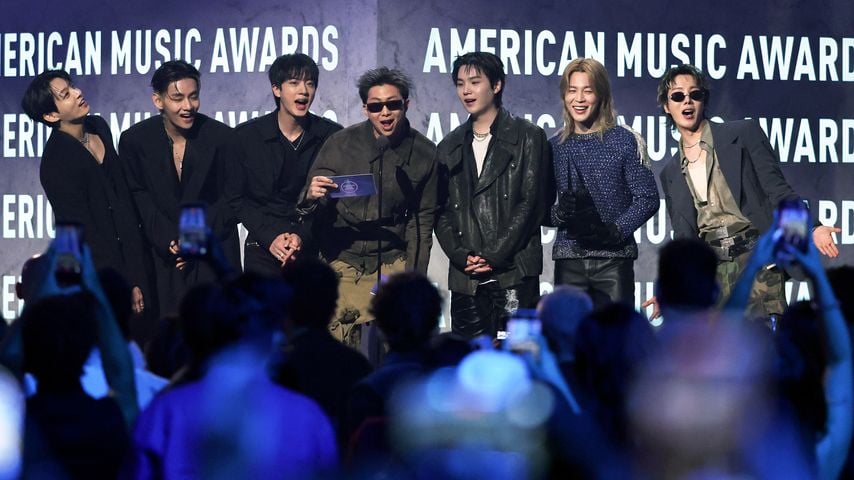 Jungkook, V, Jin, RM, Suga, Jimin und J-Hope von BTS bei den American Music Awards in Las Vegas