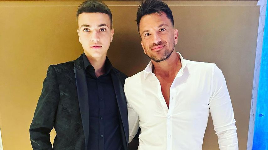 Junior Savva und Peter Andre im Februar 2023
