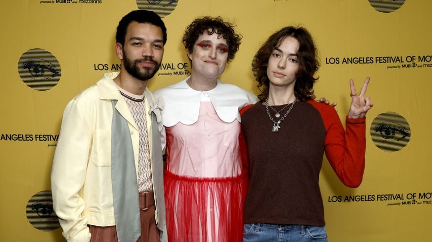 Justice Smith, Jane Schoenbrun und Jack Haven bei der Premiere von "I Saw The TV Glow" beim Los Angeles Festival of Movies