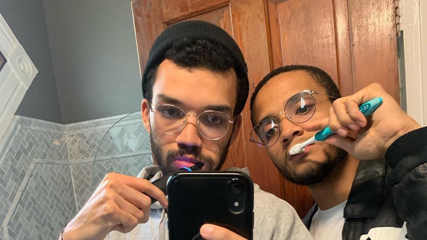 Die Schauspieler Justice Smith und Nicholas Ashe