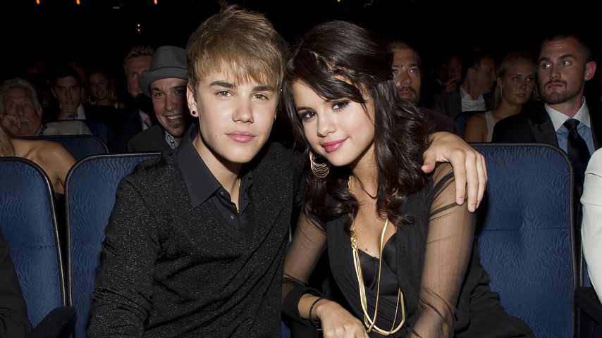 Justin Bieber und Selena Gomez bei einem Event im Jahr 2011