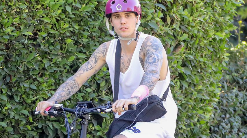Riskant! Justin Bieber fährt Fahrrad – mit Infusion im Arm