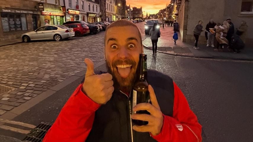 Ohne Hailey: Justin Bieber zeigt wilde Seite in Schottland