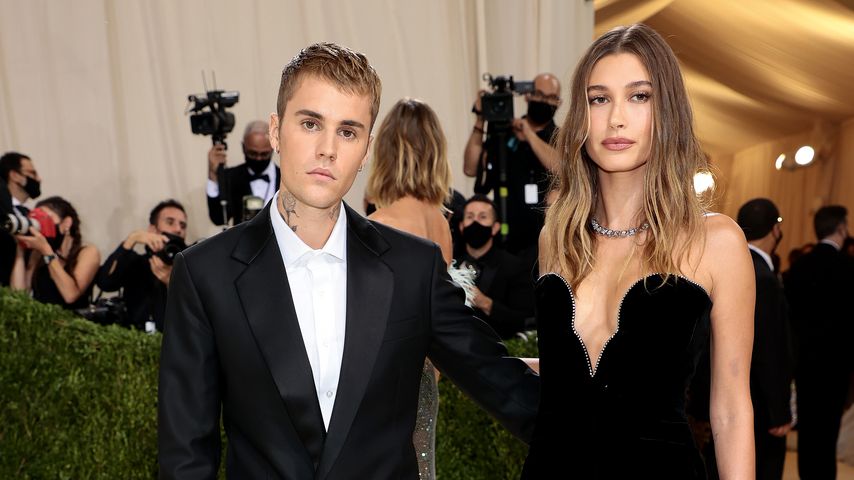 Justin und Hailey Bieber genießen Bootsfahrt in Italien