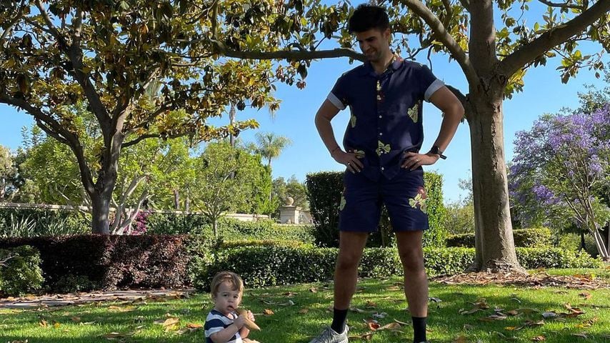Justin Mikita mit seinem Sohn im Juni 2021