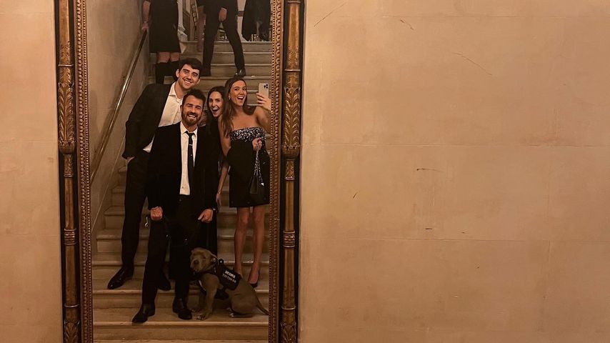 Justin Theroux und Nicole Brydon Bloom mit Freunden