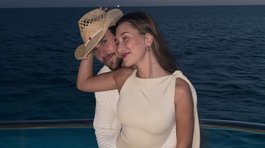 Justin und Hailey Bieber auf einem Boot