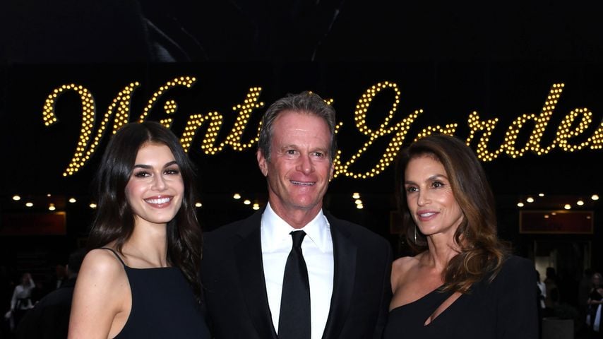 Kaia Gerber, Rande Gerber und Cindy Crawford bei der Broadway-Premiere von Good Night, and Good Luck im Winter Garden Theatre in New York