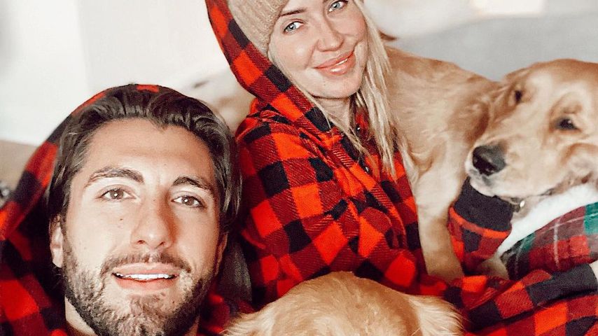 Jason Tartick und Kaitlyn Bristowe mit ihren Hunden Pinot und Ramen