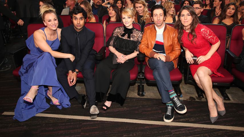 Kaley Cuoco, Kunal Nayyar, Melissa Rauch, Simon Helberg und Mayim Bialik im Januar 2017