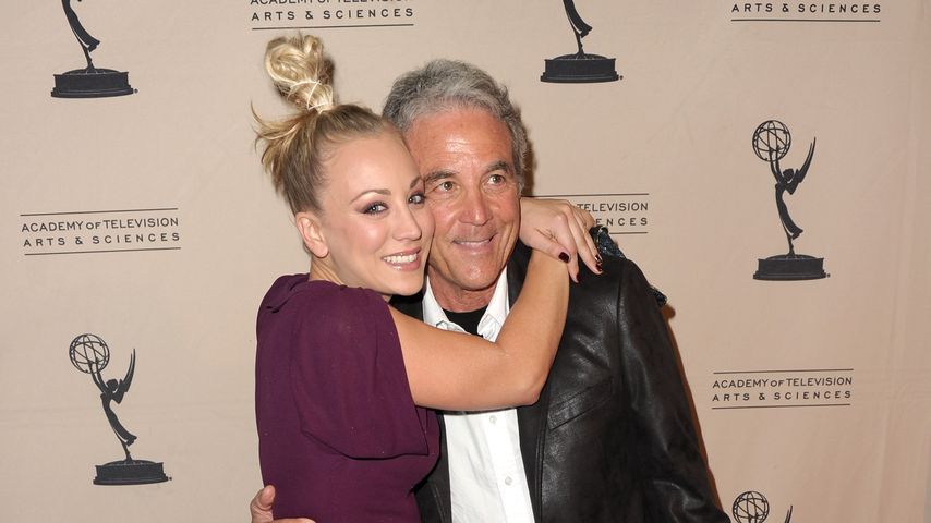 Kaley Cuoco und Gary Cuoco im Februar 2010